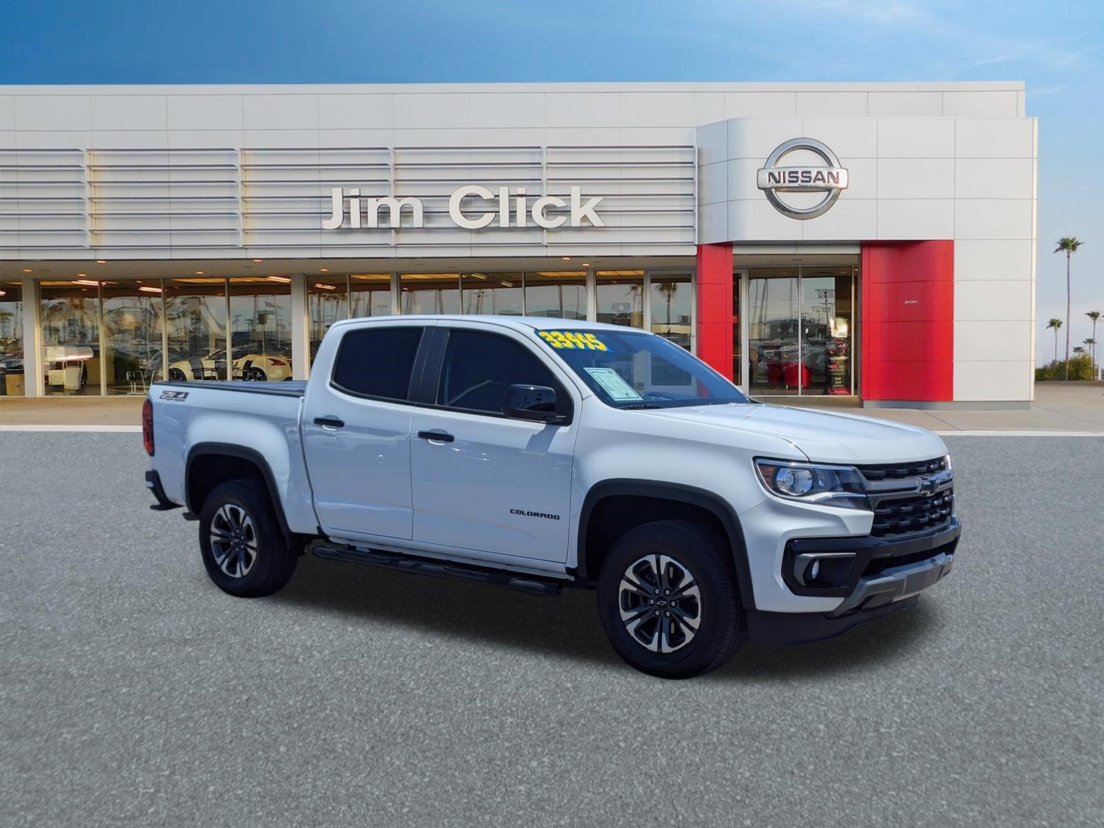 2022 Chevrolet Colorado 4WD Z71 in Summit White — front three-quarter view