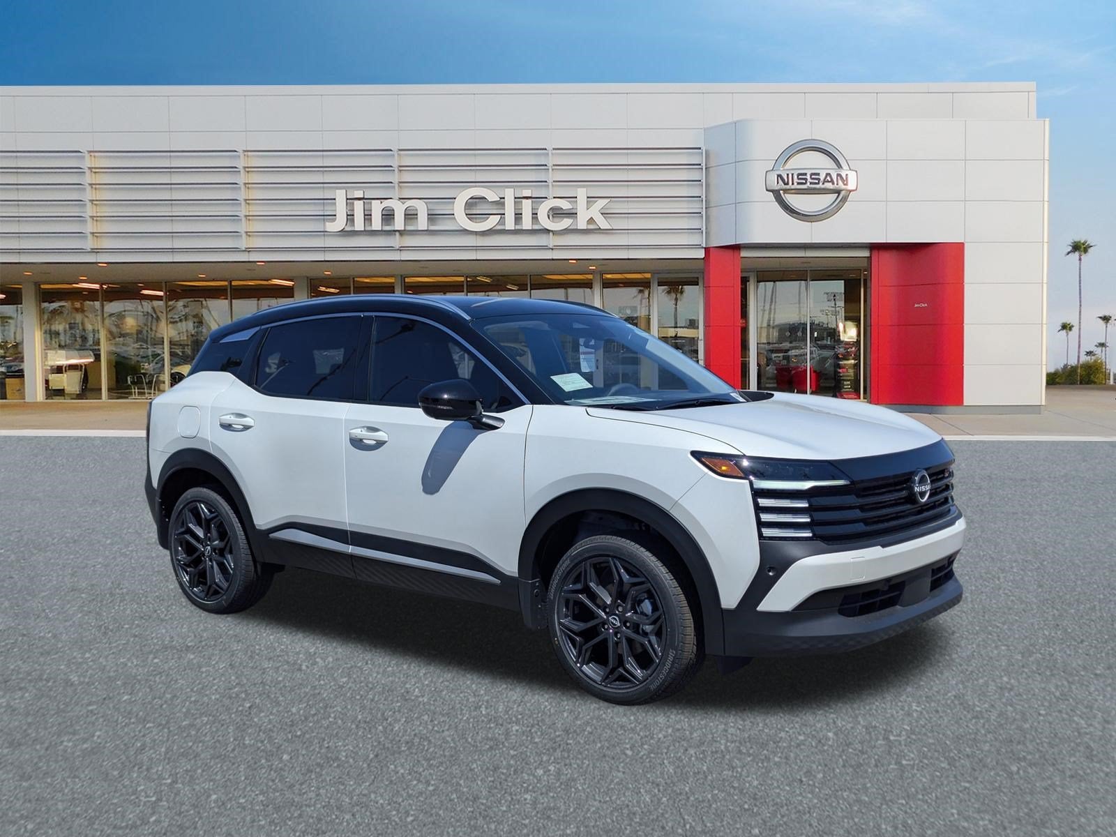 2026 Nissan Kicks SR in Aspen White Tricoat/Super Black — front three-quarter view