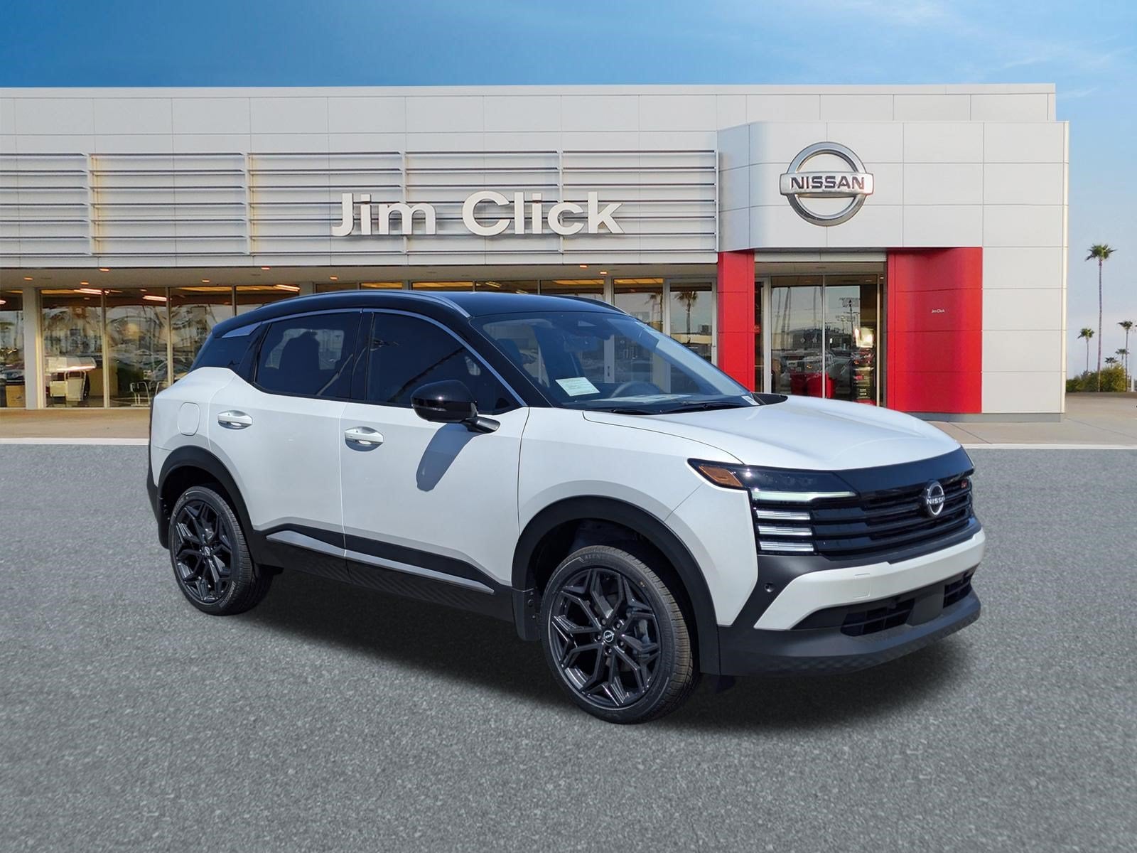 2026 Nissan Kicks SR in Aspen White Tricoat/Super Black — front three-quarter view